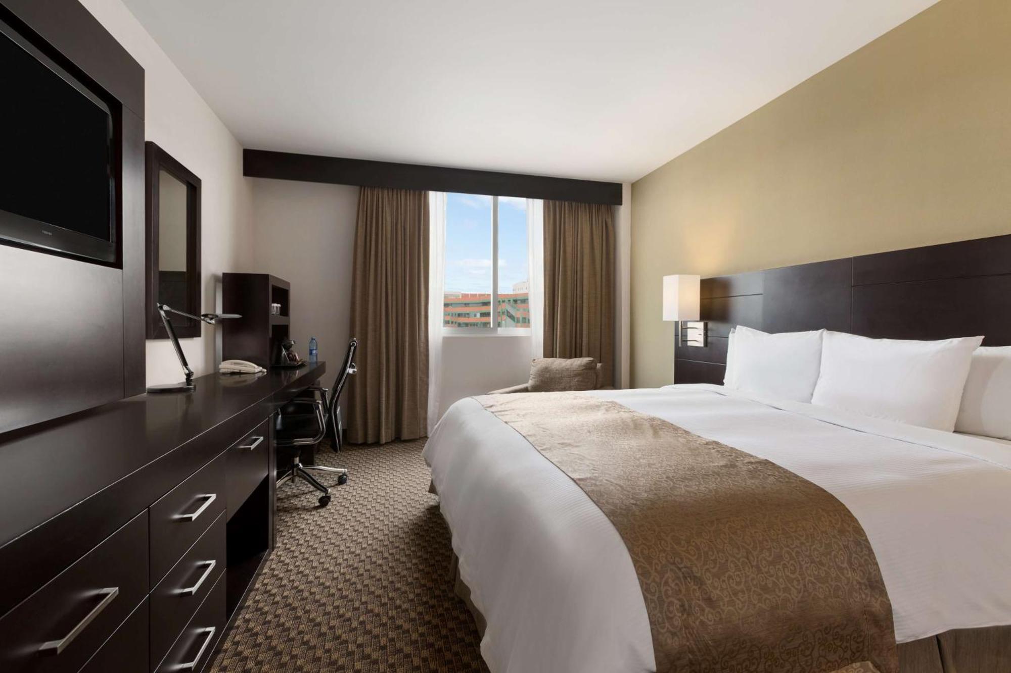 Doubletree By Hilton Querétaro