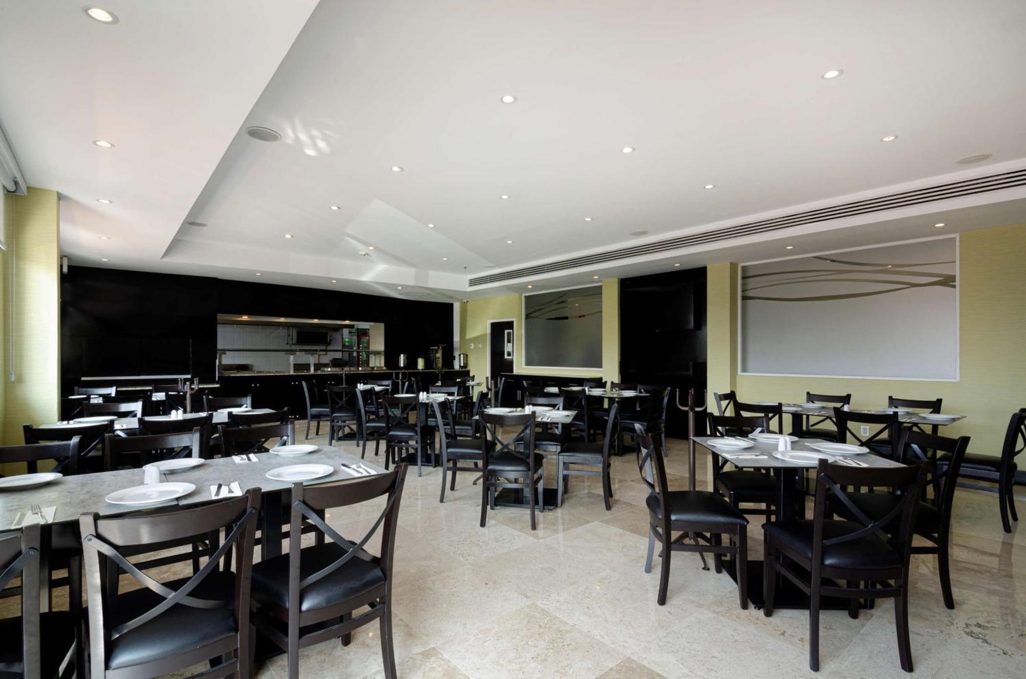 Doubletree By Hilton Querétaro